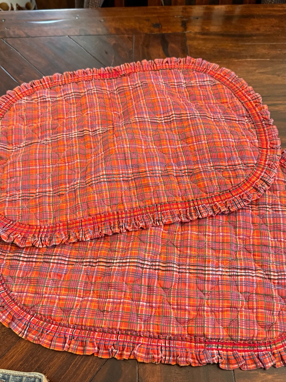 Red Plaid Quilted Oval Placemat Set with Ruffle Trim